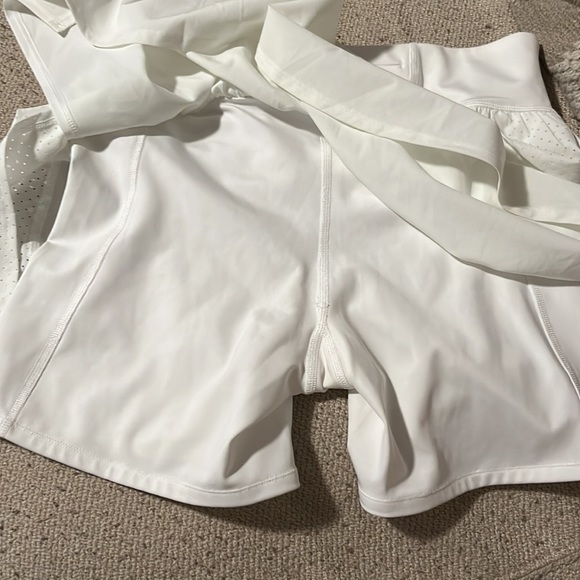Spanx get moving skort white size medium - Picture 3 of 3